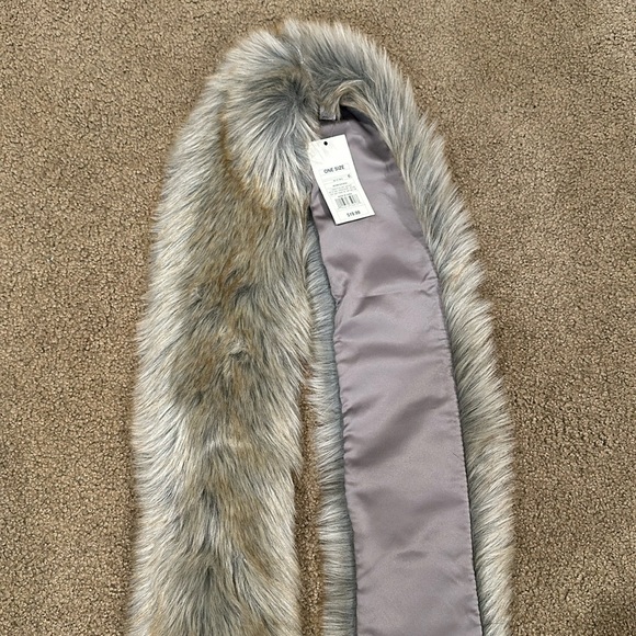 Fur scarf - Picture 1 of 2